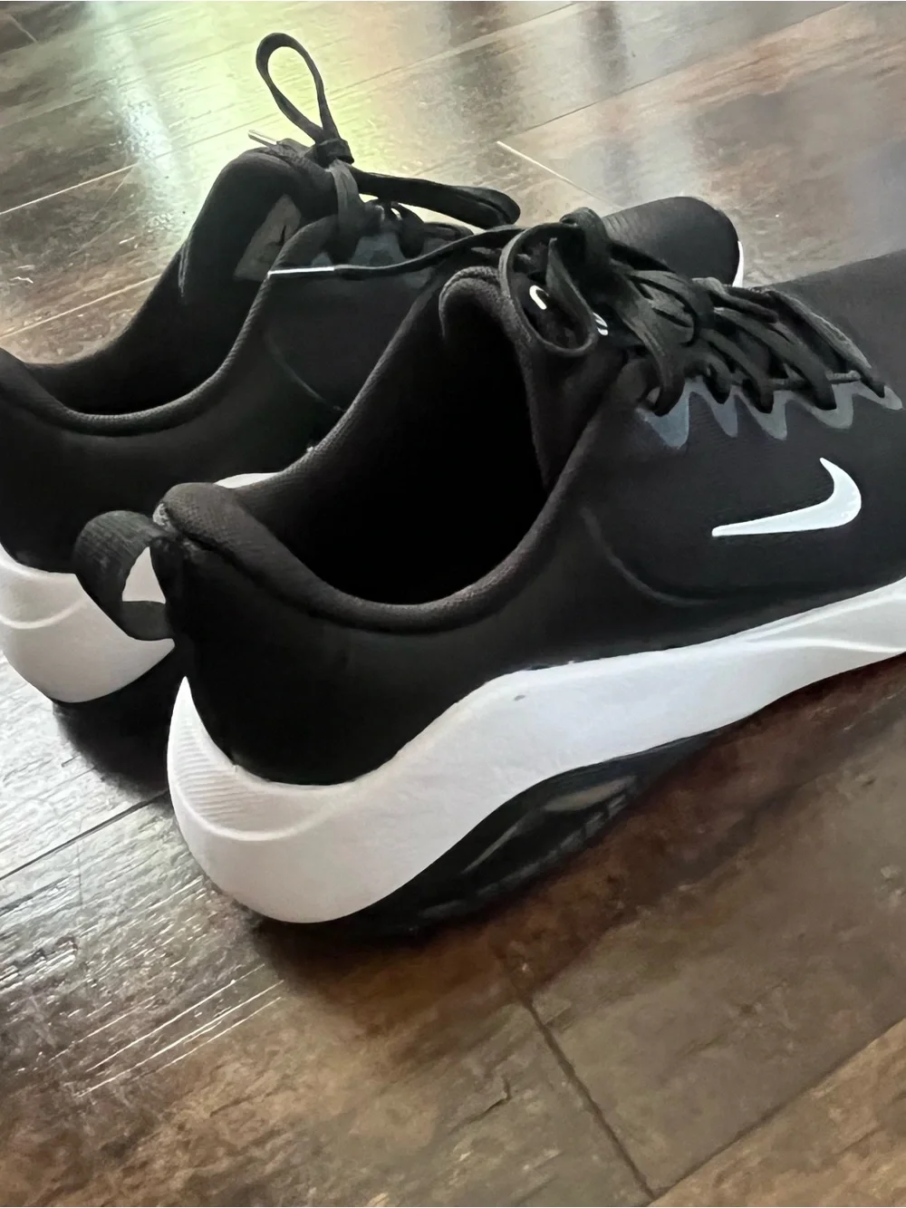 Nike Size 8 Black & White Bella 7 Sneakers